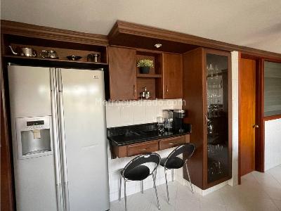 Apartamento de 2 alcobas en venta en La Linde, Medellín, 212 m² · foto 10 de 20