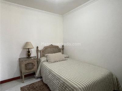 Apartamento de 2 alcobas en venta en La Linde, Medellín, 212 m² · foto 17 de 20