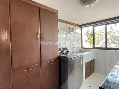 Apartamento de 2 alcobas en venta en La Linde, Medellín, 212 m² · foto 18 de 20