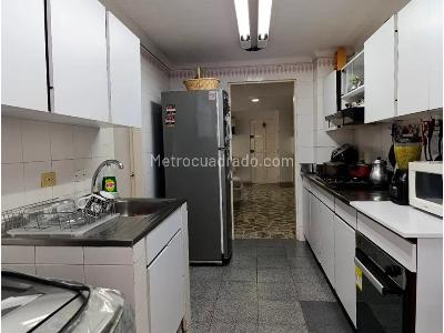 Apartamento de 3 alcobas en venta en El Tesoro, Medellín, 152 m² · foto 6 de 13