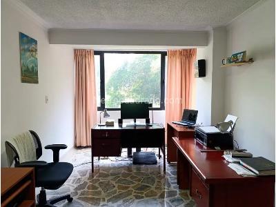 Apartamento de 3 alcobas en venta en El Tesoro, Medellín, 152 m² · foto 7 de 13