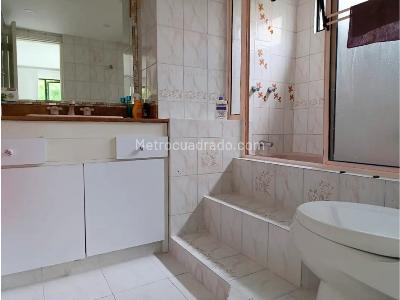 Apartamento de 3 alcobas en venta en El Tesoro, Medellín, 152 m² · foto 10 de 13