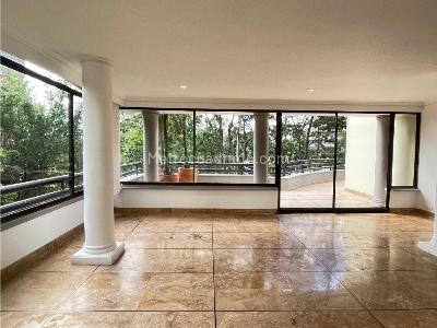 Apartamento de 3 alcobas en venta en San Lucas, Medellín, 578 m² · foto 2 de 20