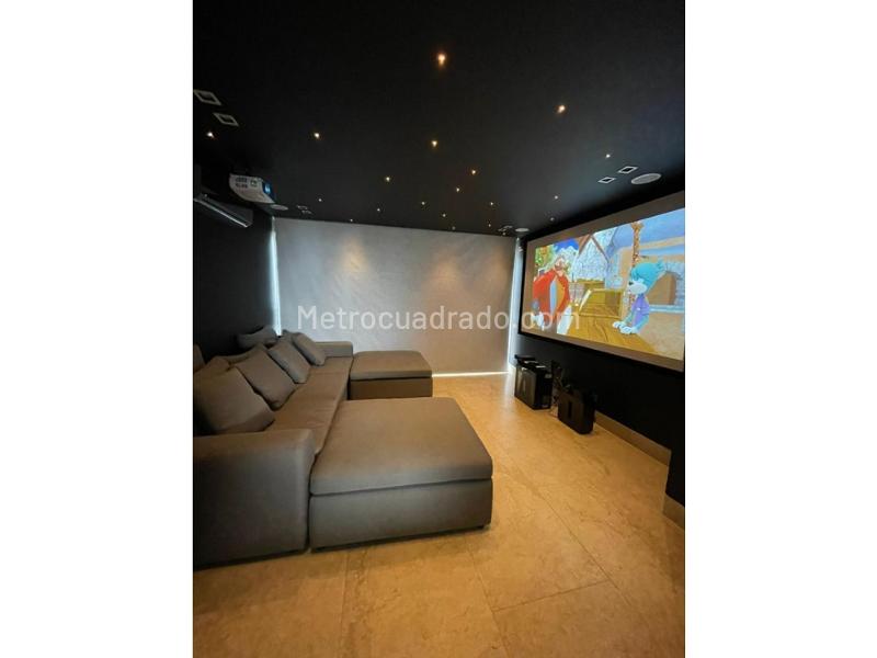 Apartamento Amoblado de 4 Alcobas en El Tesoro cerca a Servicios - 7