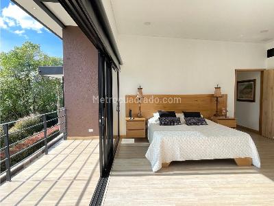 Casa de 3 alcobas en venta en Las Palmas, Medellín, 375 m² · foto 10 de 20