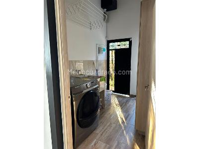 Casa de 5 alcobas en venta en Santa Elena, Medellín, 300 m² · foto 5 de 20