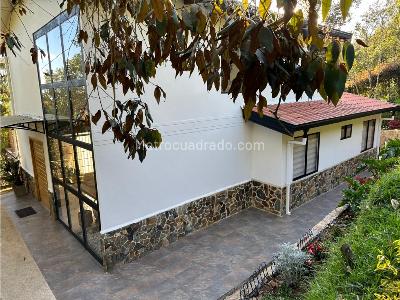 Casa de 5 alcobas en venta en Santa Elena, Medellín, 300 m² · foto 16 de 20