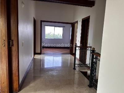 Casa de 3 alcobas en venta en Poblado (Las Palmas), Medellín, 380 m² · foto 8 de 17
