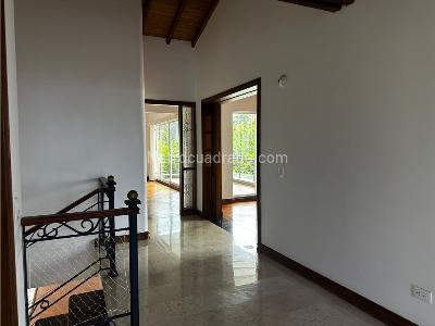 Casa de 3 alcobas en venta en Poblado (Las Palmas), Medellín, 380 m² · foto 14 de 17