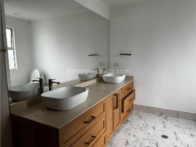 Casa de 3 alcobas en venta en Poblado (Las Palmas), Medellín, 380 m² · foto 16 de 17