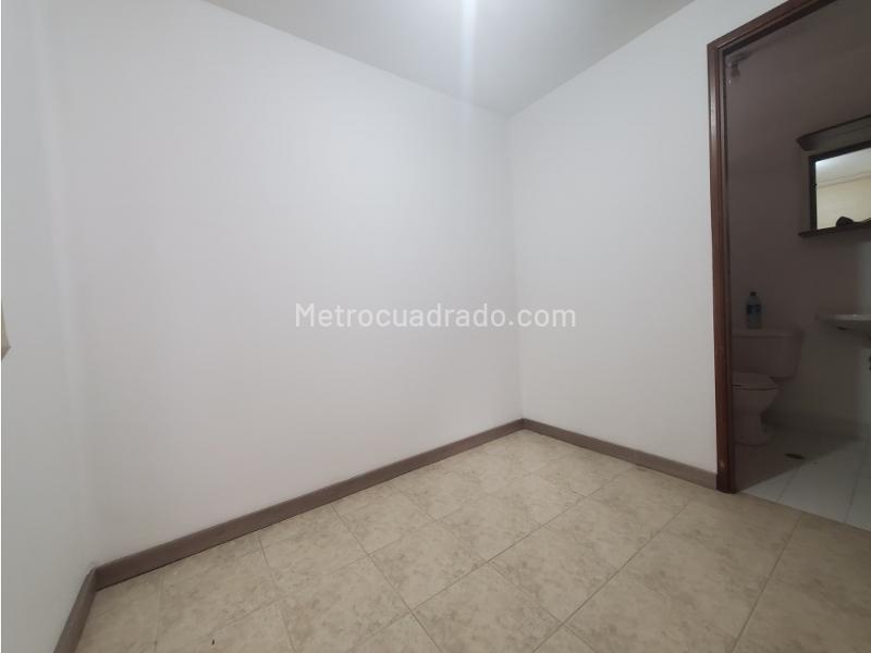 Casa Elegante de 4 Alcobas en Altos del Poblado - 9