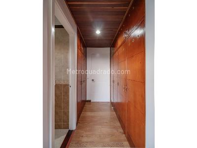Casa de 5 alcobas en venta en Loma Del Escobero, Medellín, 1106 m² · foto 13 de 20