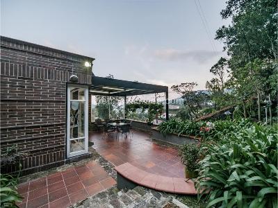 Casa de 5 alcobas en venta en Loma Del Escobero, Medellín, 1106 m² · foto 18 de 20