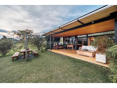 Casa de 3 alcobas en venta en Las Palmas, Medellín, 400 m² · foto 18 de 20