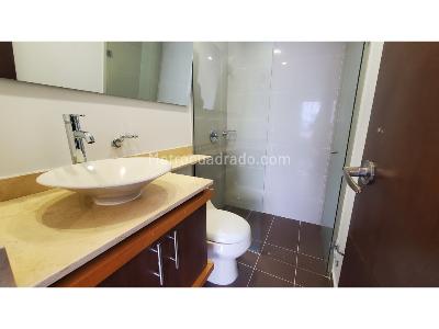 Apartamento de 3 alcobas en arriendo en Castropol, Medellín, 126 m² · foto 16 de 17