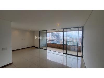 Apartamento de 3 alcobas en arriendo en Castropol, Medellín, 126 m² · foto 3 de 17