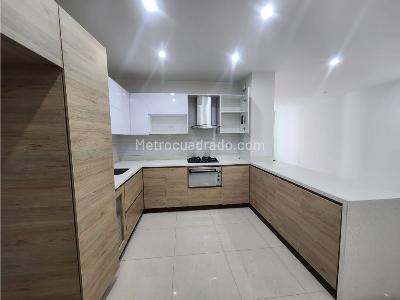 Apartamento de 3 alcobas en venta en Primer Parque De Laureles, Medellín, 110 m² · foto 3 de 13