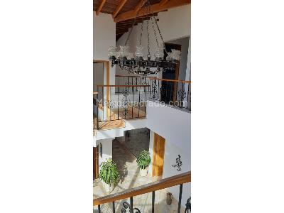 Casa de 3 alcobas en venta en Loma Del Escobero, Medellín, 435 m² · foto 7 de 11
