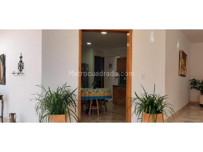 Casa de 3 alcobas en venta en Loma Del Escobero, Medellín, 435 m² · foto 9 de 11