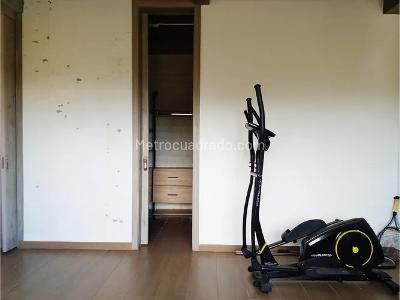 Casa de 4 alcobas en venta en Altos Del Poblado, Medellín · foto 17 de 19