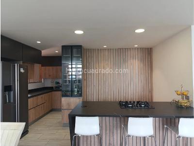 Apartamento de 2 alcobas en venta en El Tesoro, Medellín, 153 m² · foto 4 de 15