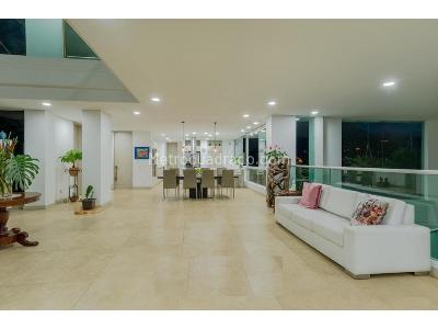 Casa de 5 alcobas en venta en Las Palmas, Medellín, 1000 m² · foto 2 de 18