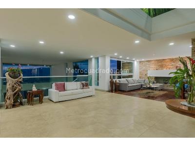 Casa de 5 alcobas en venta en Las Palmas, Medellín, 1000 m² · foto 4 de 18