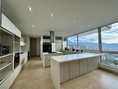 Casa de 5 alcobas en venta en Las Palmas, Medellín, 1000 m² · foto 7 de 18