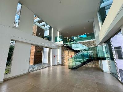 Casa de 5 alcobas en venta en Las Palmas, Medellín, 1000 m² · foto 10 de 18