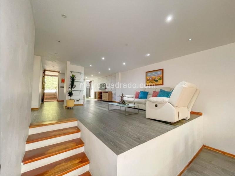 Casa Amoblada de 4 Alcobas en Alquiler en El Tesoro, Medellín - 6