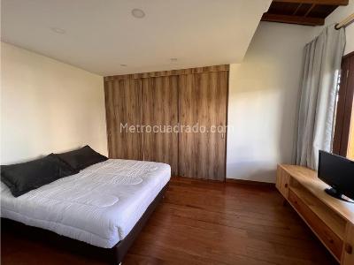Casa de 3 alcobas en venta en Loma Del Escobero, Medellín, 210 m² · foto 9 de 14