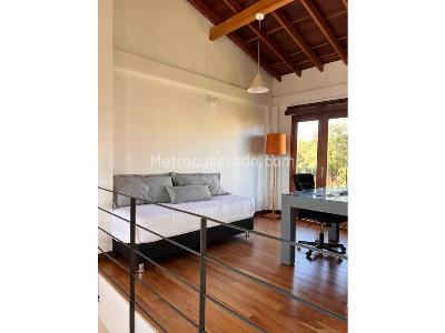 Casa de 3 alcobas en venta en Loma Del Escobero, Medellín, 210 m² · foto 10 de 14