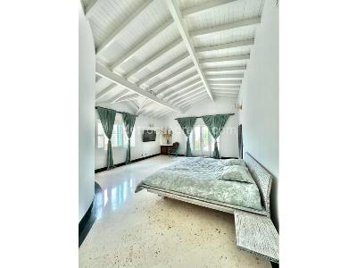 Casa de 5 alcobas en venta en El Poblado, Medellín, 450 m² · foto 13 de 20