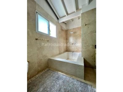 Casa de 5 alcobas en venta en El Poblado, Medellín, 450 m² · foto 17 de 20