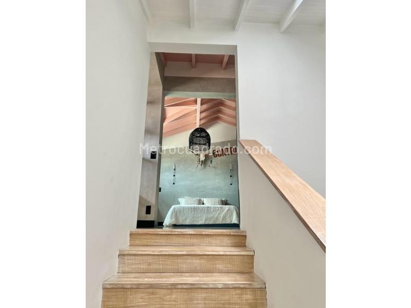 Casa Amplia de 5 Alcobas con Cocina Moderna en El Poblado - 8