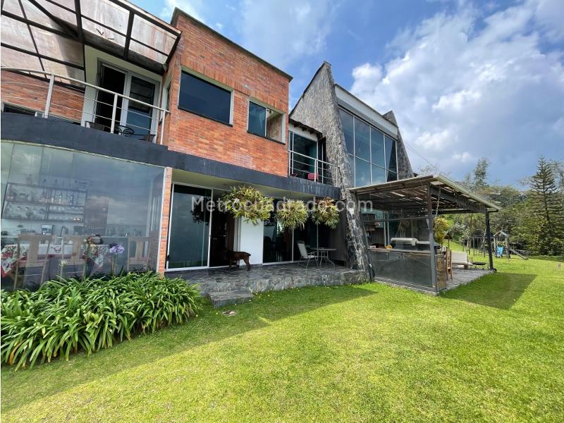 Furnished 5BR House with Jacuzzi in Alto de las Palmas - 3