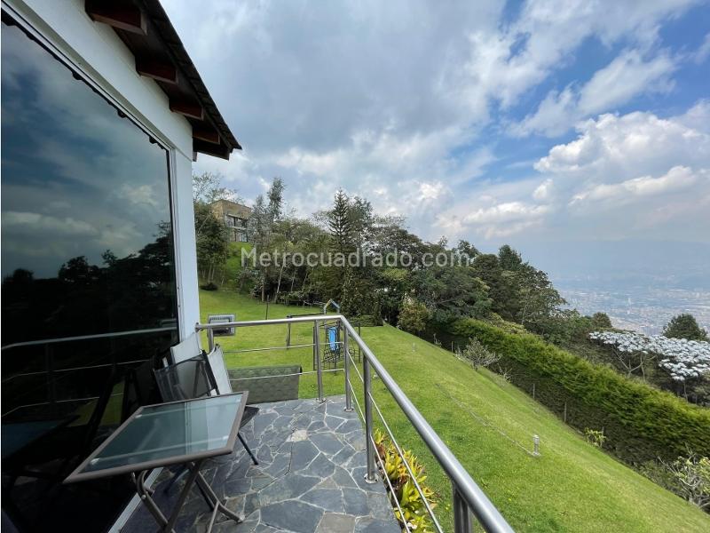 Furnished 5BR House with Jacuzzi in Alto de las Palmas - 8