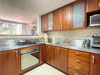 Casa de 3 alcobas en venta en El Tesoro, Medellín, 289 m² · foto 9 de 20
