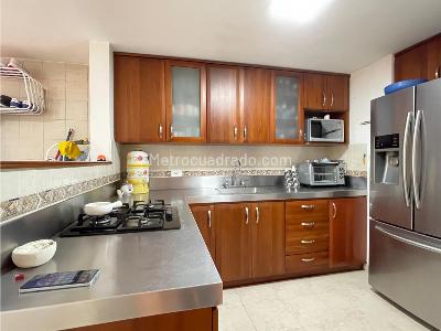 Casa de 3 alcobas en venta en El Tesoro, Medellín, 289 m² · foto 10 de 20