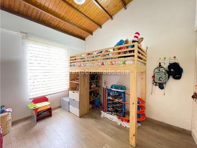 Casa de 3 alcobas en venta en El Tesoro, Medellín, 289 m² · foto 17 de 20