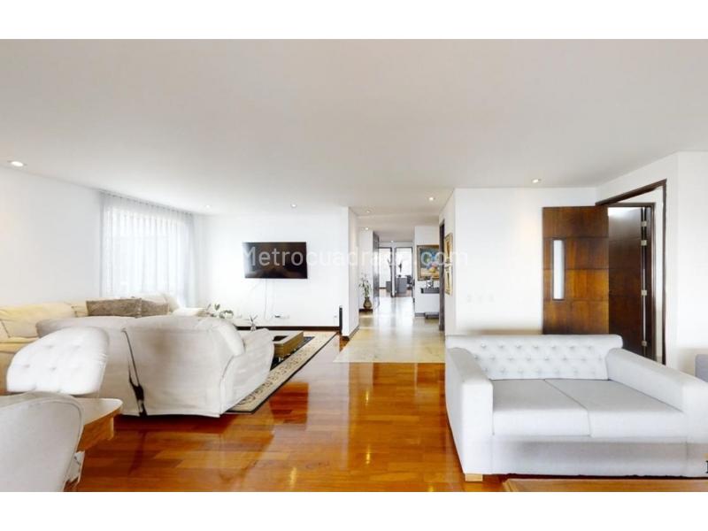 Spacious 3BR Apartment in La Calera - 8