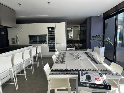 Casa de 5 alcobas en venta en Poblado (Las Palmas), Medellín, 800 m² · foto 4 de 20