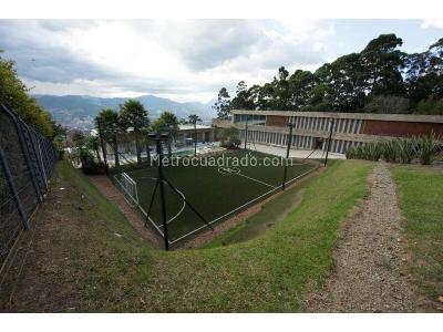 Casa de 5 alcobas en venta en Loma Del Chocho, Medellín · foto 16 de 18