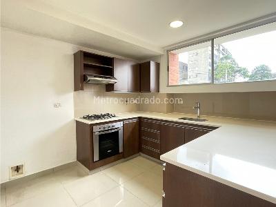 Apartamento de 3 alcobas en venta en Los Parra, Medellín, 128 m² · foto 5 de 17