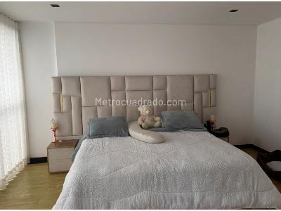Casa de 4 alcobas en venta en Loma Del Escobero, Medellín, 340 m² · foto 9 de 13