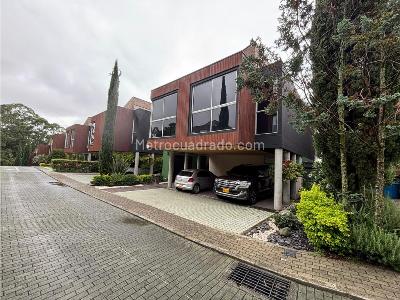 Casa de 4 alcobas en venta en Loma Del Escobero, Medellín, 340 m² · foto 13 de 13