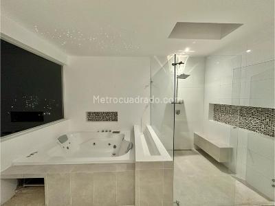 Casa de 5 alcobas en venta en Las Palmas, Medellín, 1800 m² · foto 12 de 20