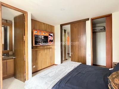 Apartamento de 3 alcobas en arriendo en Castropol, Medellín, 94 m² · foto 7 de 12