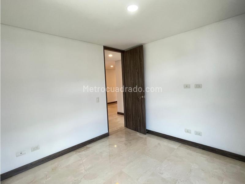 Apartamento de 3 Alcobas y 4 Baños en Los Parra - 9