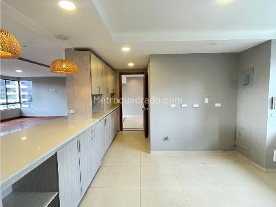 Apartamento de 3 alcobas en venta en Los Parra, Medellín, 215 m² · foto 2 de 20